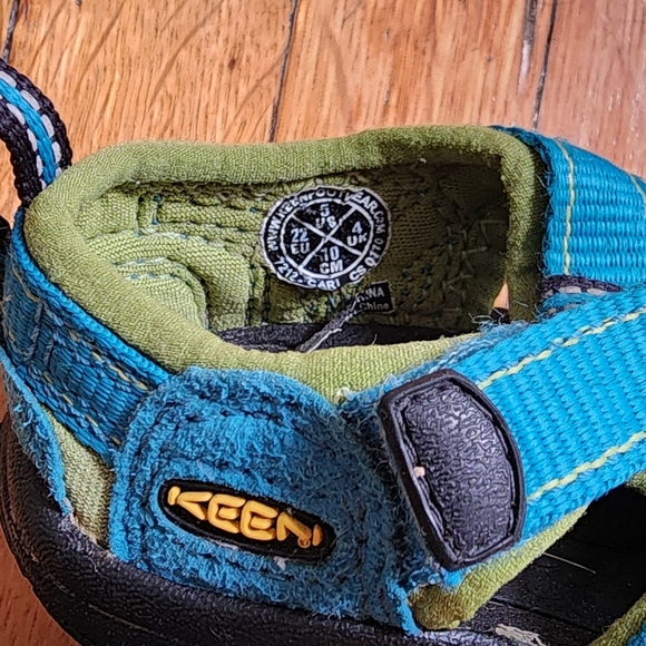 Keens size 4 - Picture 2 of 2